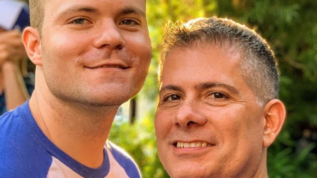 Ein Senior-Chef der Dodgers heiratete seinen Verlobten