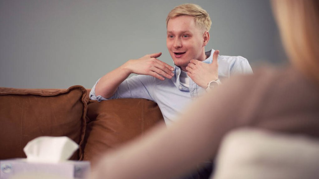 Kommt im Sommer das Verbot von Konversionstherapien? // © IMAGO / Addictive Stock