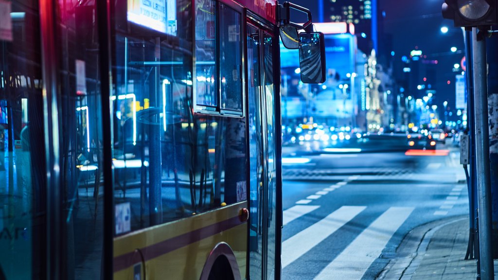 Teenie-Gang attackiert schwules Paar im Bus nach Cheltenham