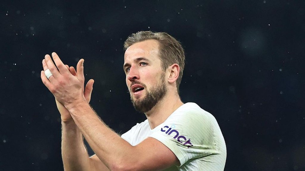 Englischer Fußballer Harry Kane unterstützt LGBTI*-Fans