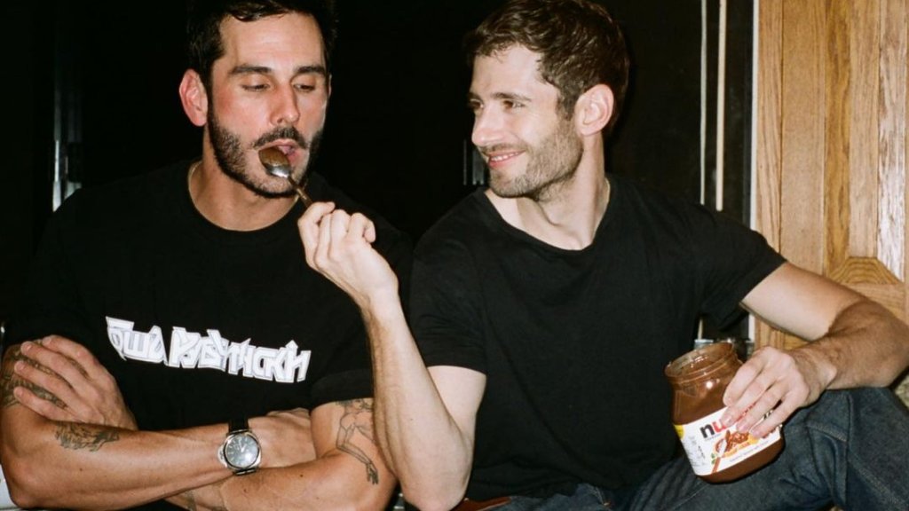 Schauspieler Julian Morris und sein Mann Landon Ross