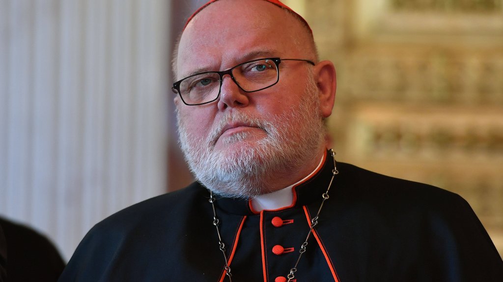 Kardinal Marx bittet LGBTI* um Entschuldigung // © IMAGO / Sven Simon