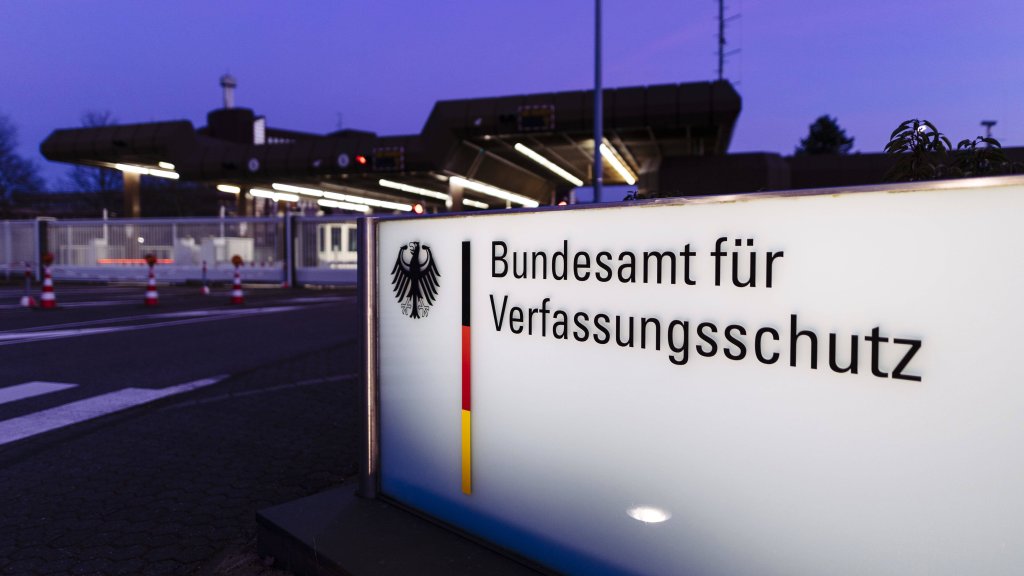 Steht die homophobe AfD vor dem Aus? // © IMAGO / Future Image