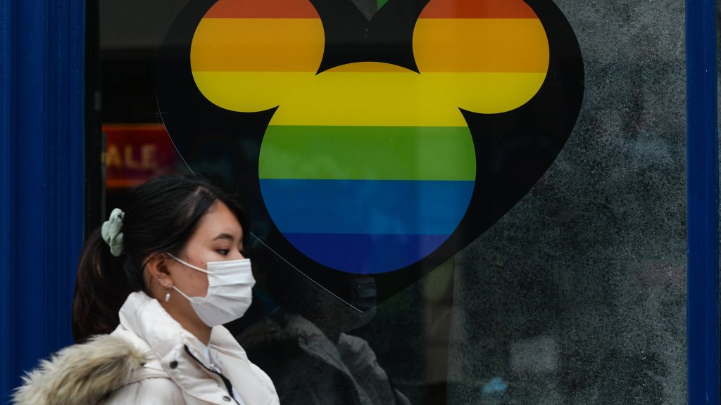 Großstreik der LGBTI*-Mitarbeiter bei Disney // © IMAGO NurPhoto xArturxWidakx