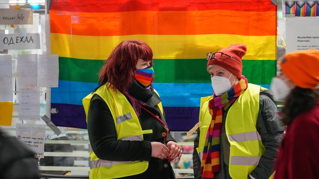 Queere LGBTI*-Flüchtlinge wie Dreck behandelt // © IMAGO / Stefan Zeitz