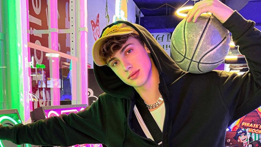 Berliner Social-Media-Star Leon Content angegriffen