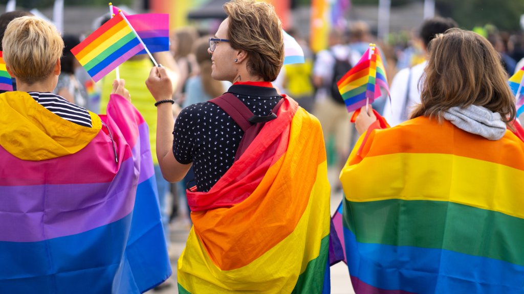 Warum in Berlin nun kein einfacher Regenbogen mehr weht