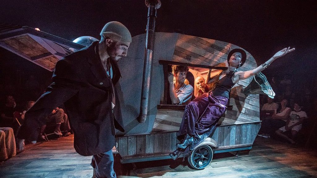 Cirque Bouffon "Carawan Momo" // © Dmitry Shakhin