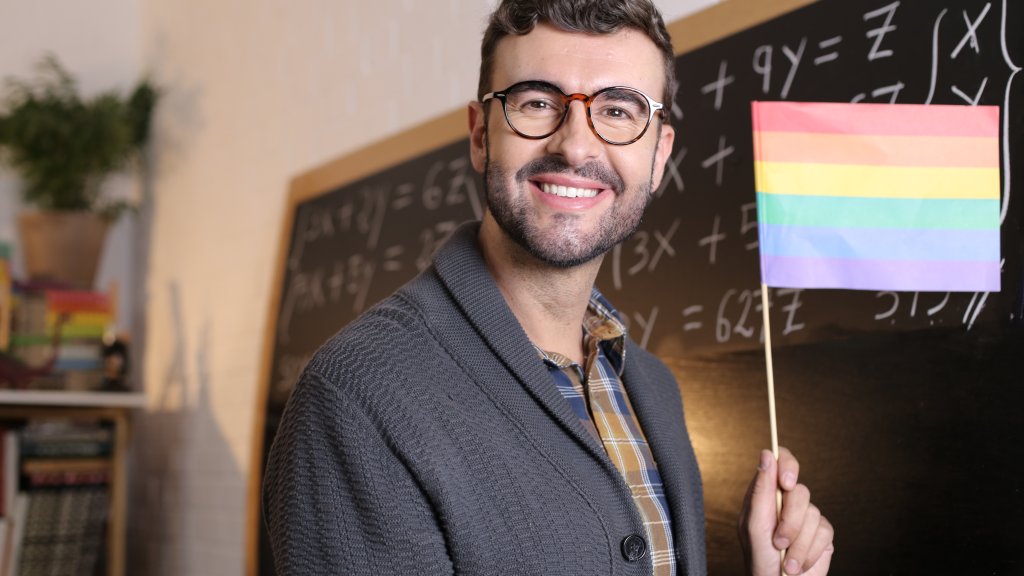 Die Mehrheit der britischen LGBTI*-Lehrer wird im Stich gelassen 