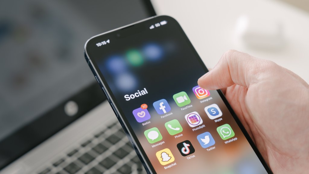 Geplant: Einsicht in alle Chatverläufe, auch von Dating-Apps