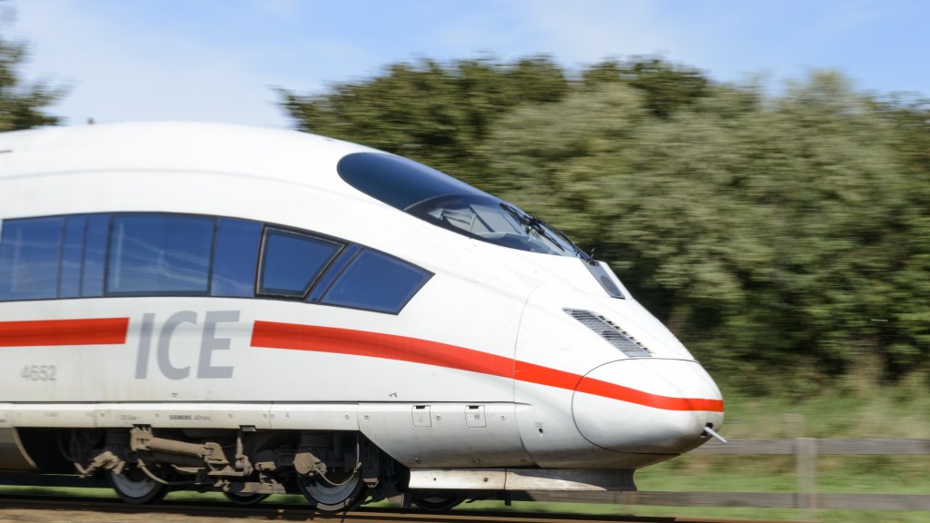 Bahn muss non-binäre Menschen ansprechen
