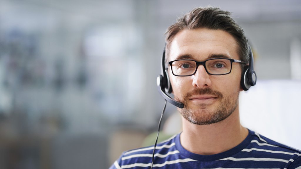 Neue Telefonberatung für Flüchtlinge aus der Ukraine // © PeopleImages