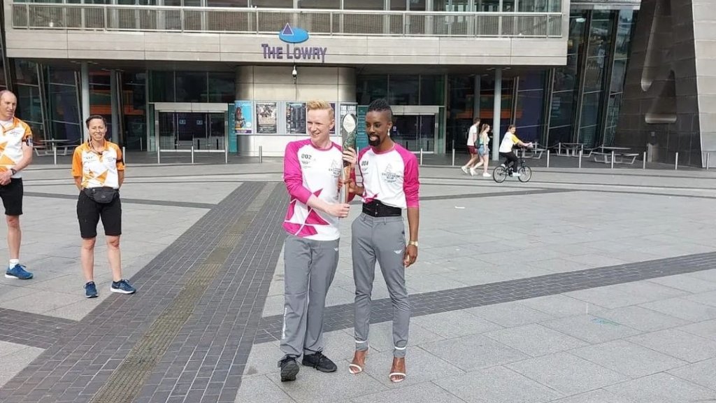 Jskys modebewusster Auftritt bei den Commonwealth Games 2022
