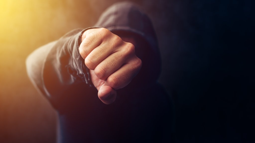 Jugendliche schlagen Homosexuelle krankenhausreif 