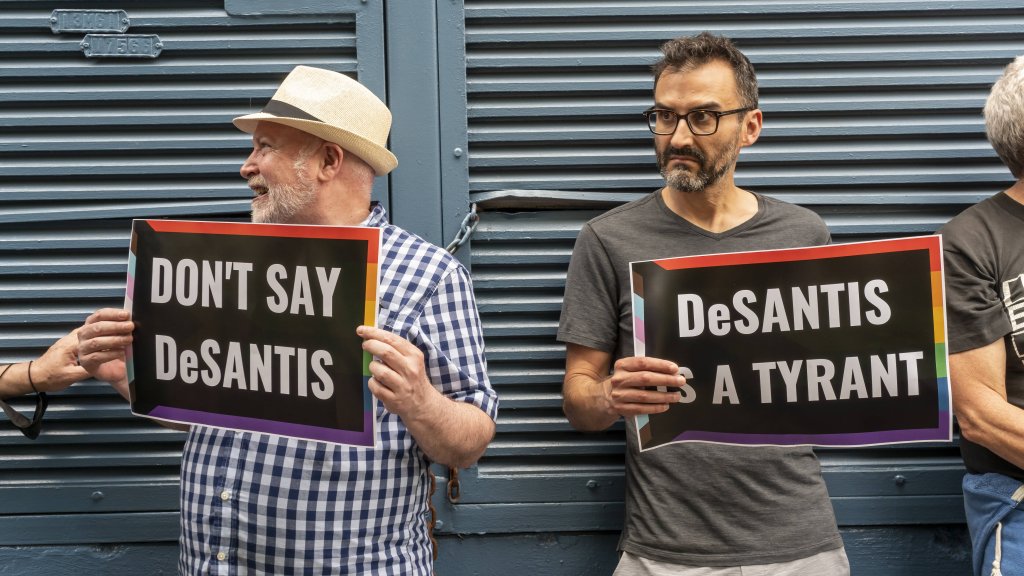 Breite Front gegen Hass-Gesetz “Don´t Say Gay“