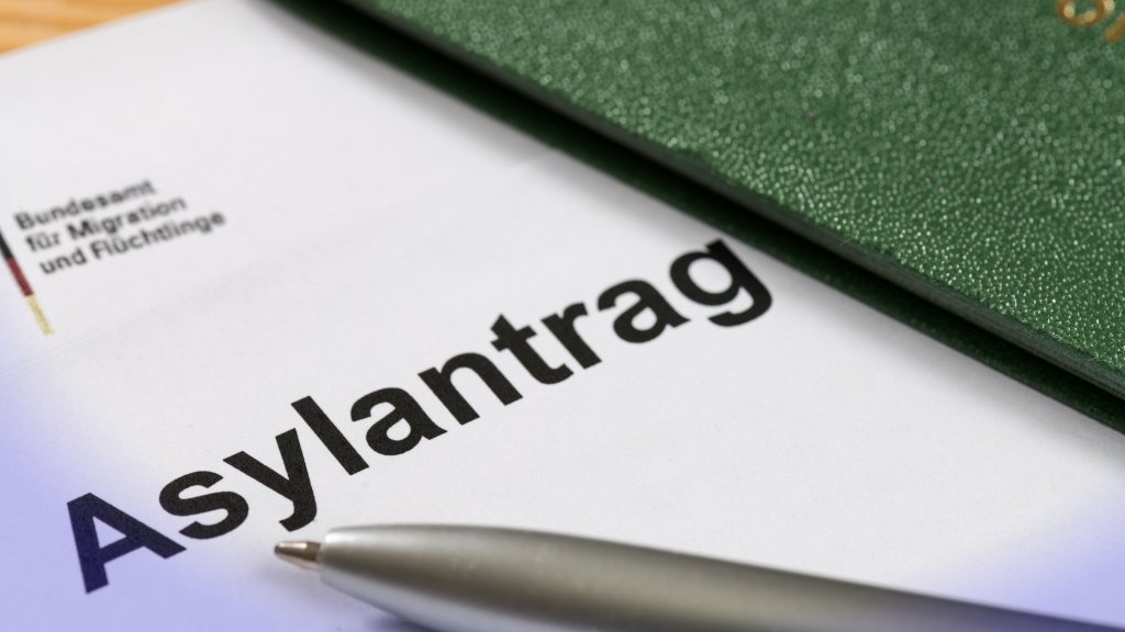 Homosexueller Algerier verzweifelt vor Gericht