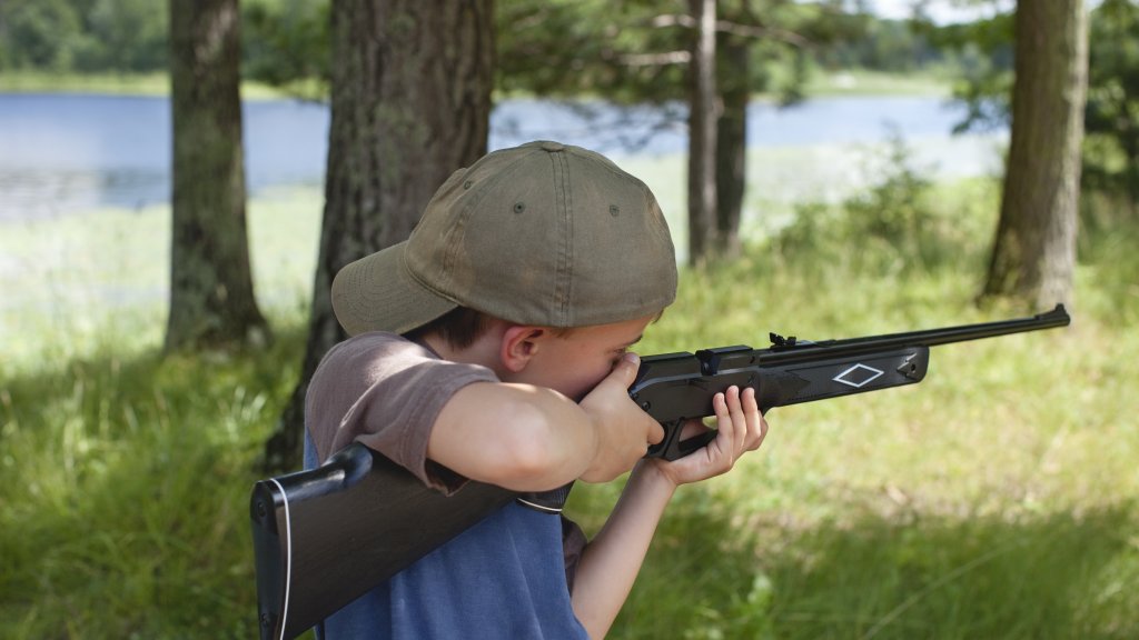 Homo-Hasserin will Kinder bewaffnen