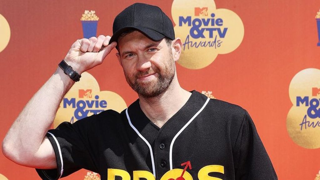 Billy Eichner kehrt Tinder nach neuer Sperre den Rücken