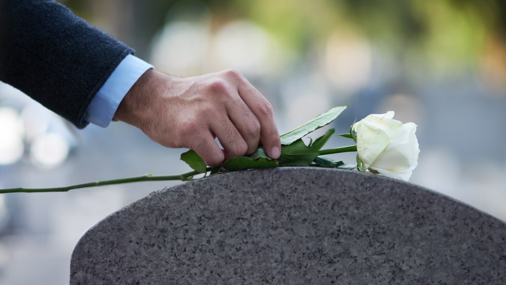 Wie mit Verlust umgehen? Trauer im Alter