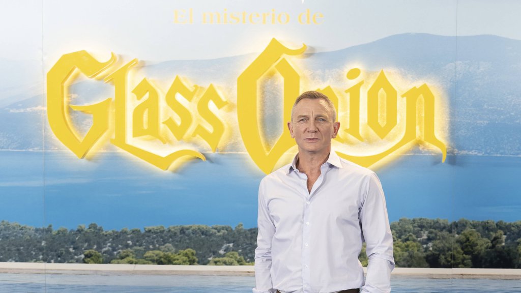 Daniel Craig