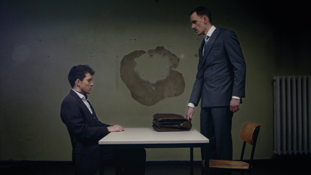 Verhörszene mit Yvo Heinen als Otto Blankenstein (links) // © GMfilms