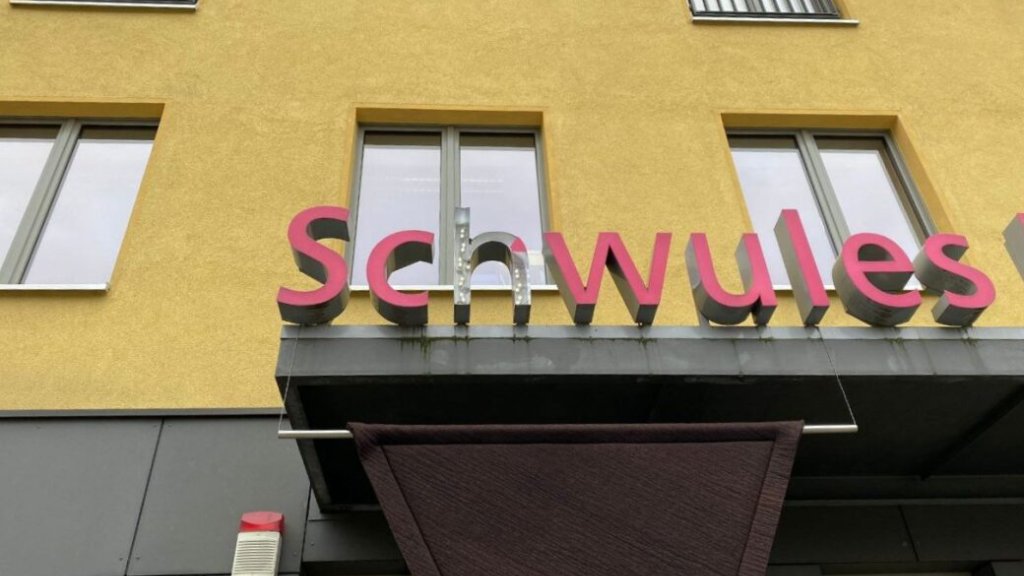 Schüsse auf Schwules Museum