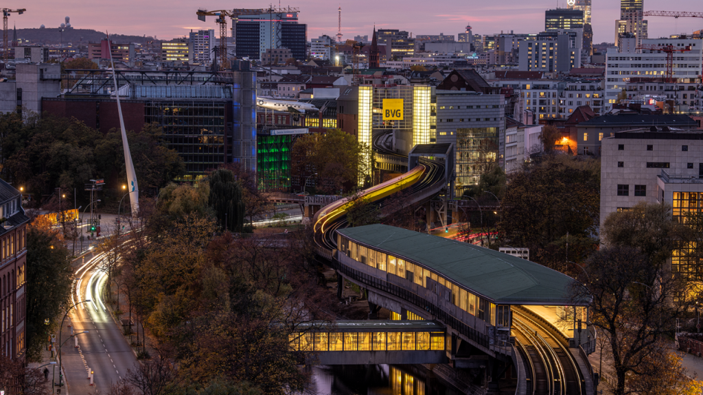 Abendlicher Blick aufs Gleisdreieck // © BVG