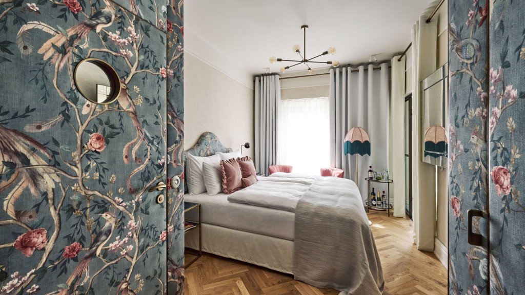 GEWINNE 2 Nächtigungen im Hotel MOTTO im CHIC Superior Zimmer für 2  
