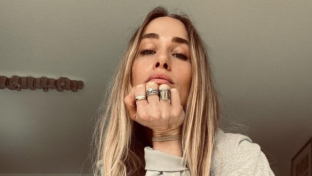 Laura Egger spielt bei „Alles was zählt“ eine lesbische Trainerin.