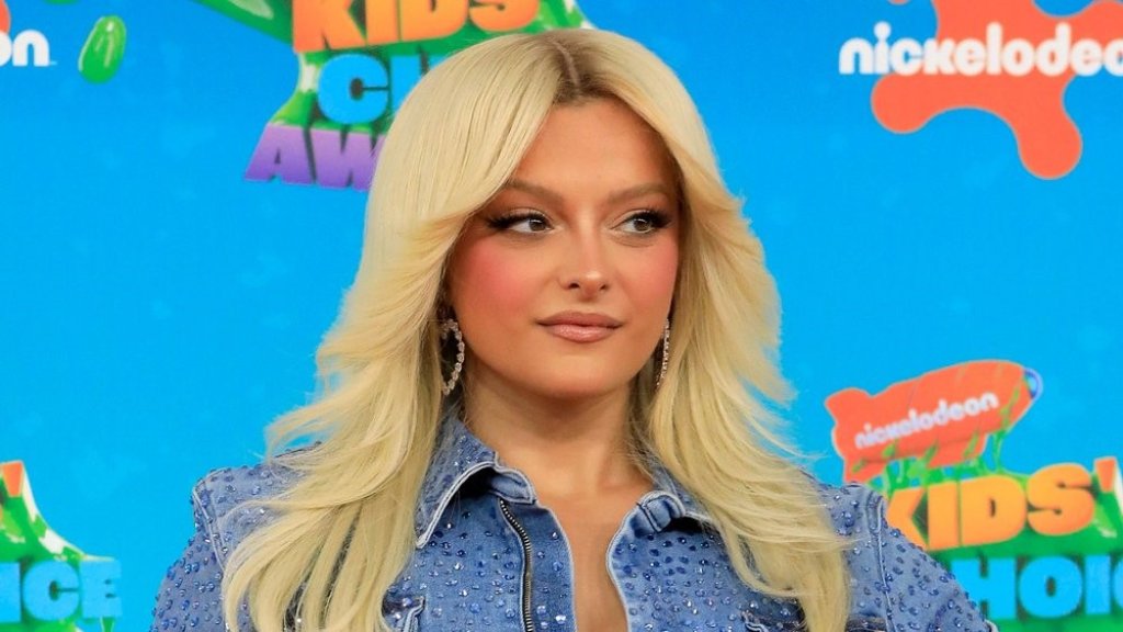 Bebe Rexha wurde auf der Bühne verletzt.