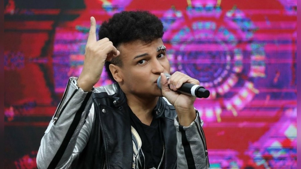 Prince Damien macht die Schlager-Boyband Team 5ünf wieder komplett - und "bunter wie noch nie!"