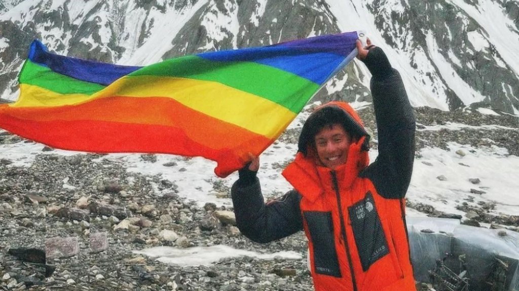 Queerer Bergsteiger Aidan Hyman auf zweithöchstem Berg