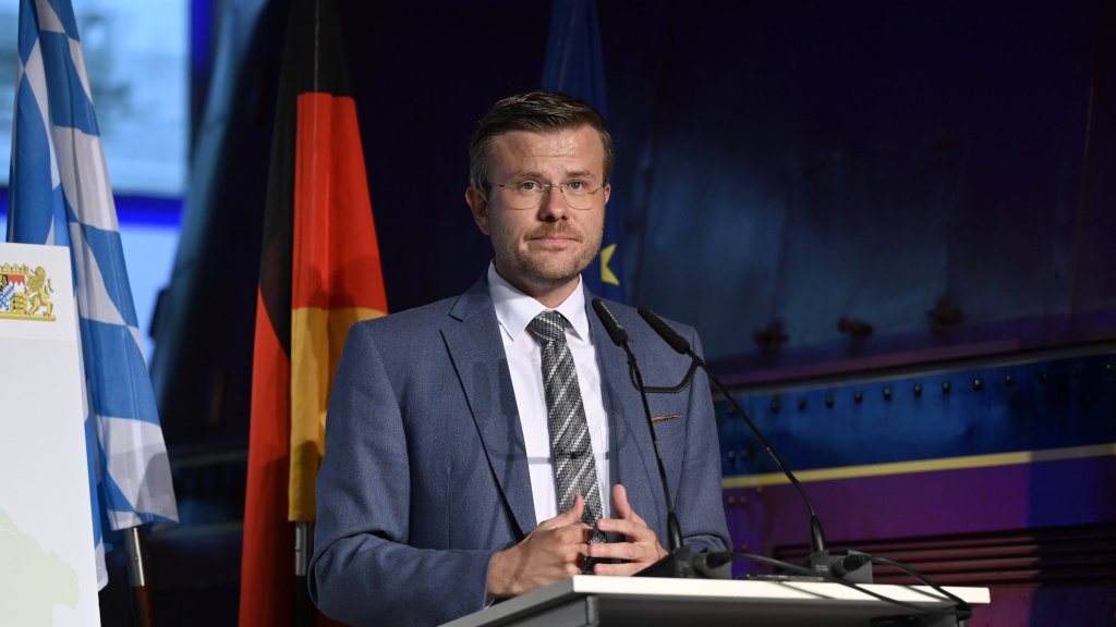 „Lesben-König und Schwulenförderer“ 