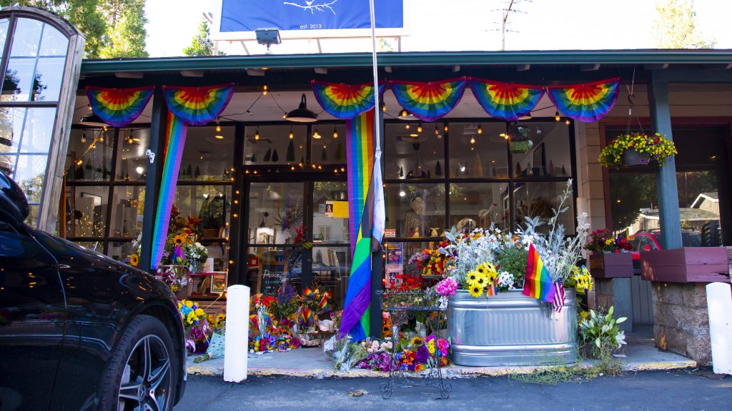 Pride-Flag Killer