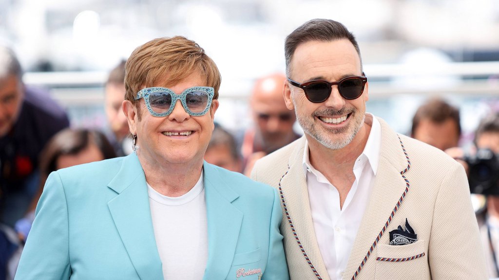 Elton John gegen britische Innenministerin Suella Braverman