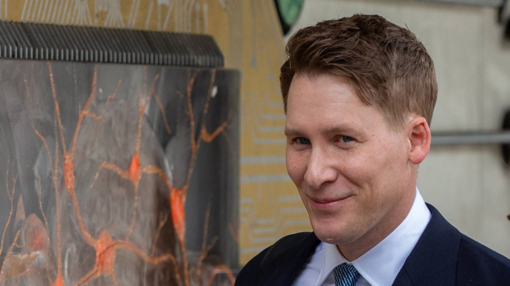 Doch kein Prozess gegen Filmemacher Dustin Lance Black