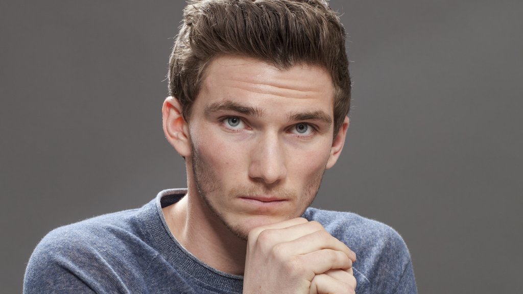 Ist Schüchternheit bei jungen Männern einfach nur sexy oder kann es doch zu einem Problem für sie werden? 