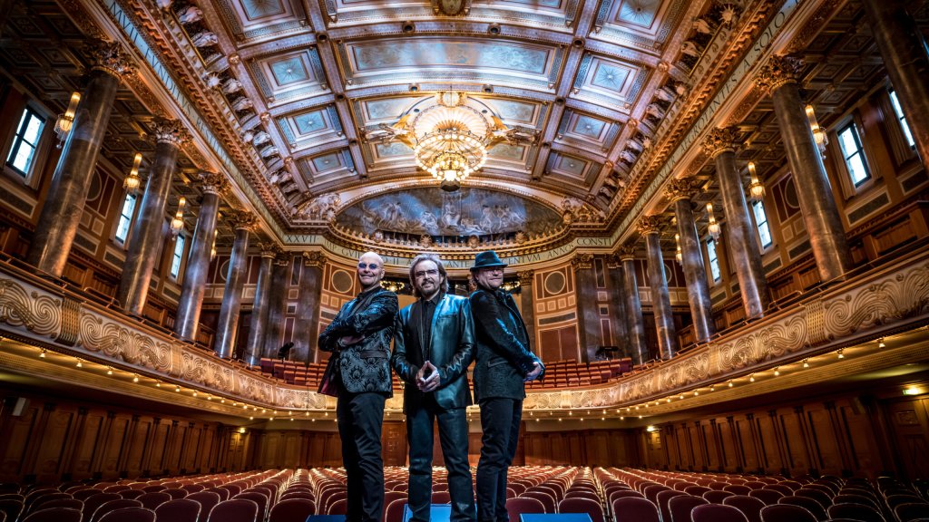 NIGHTS ON BROADWAY – A Tribute to the BEE GEES