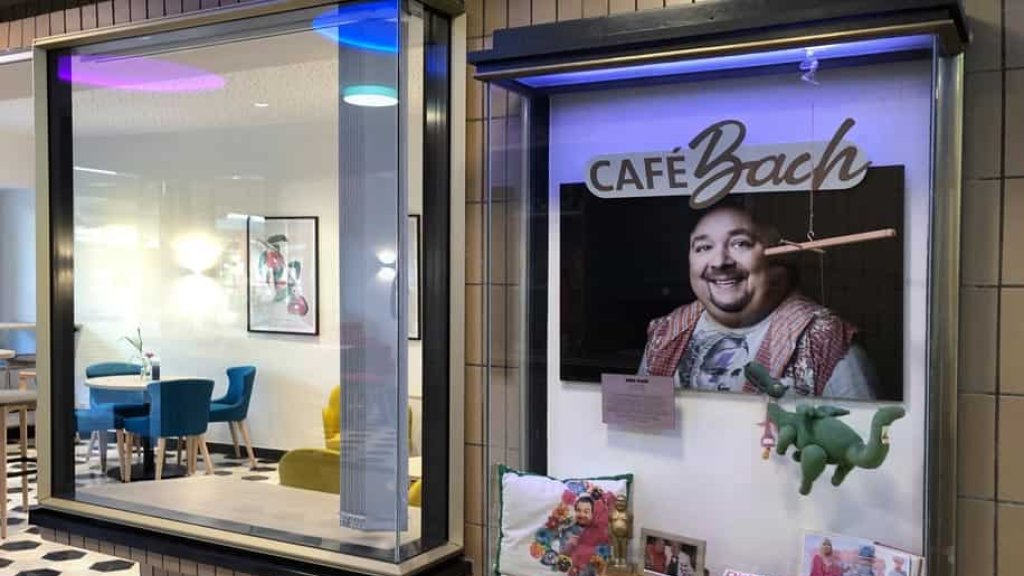 Wiedereröffnung des Café Bach