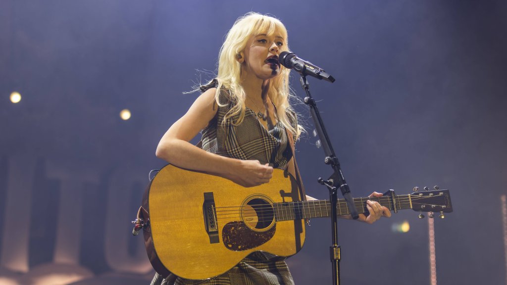 Maisie Peters auf Europa-Tour 