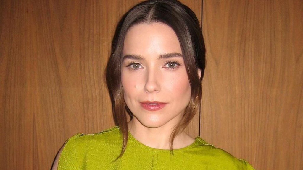 © instagram.com/sophiabush