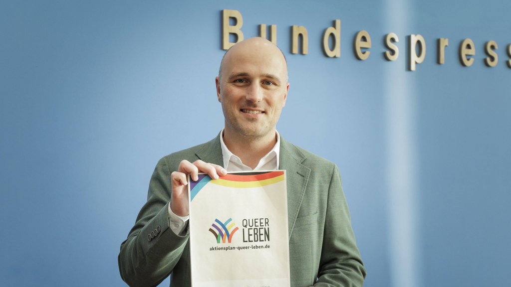 Bilanz zum queeren Aktionsplan 