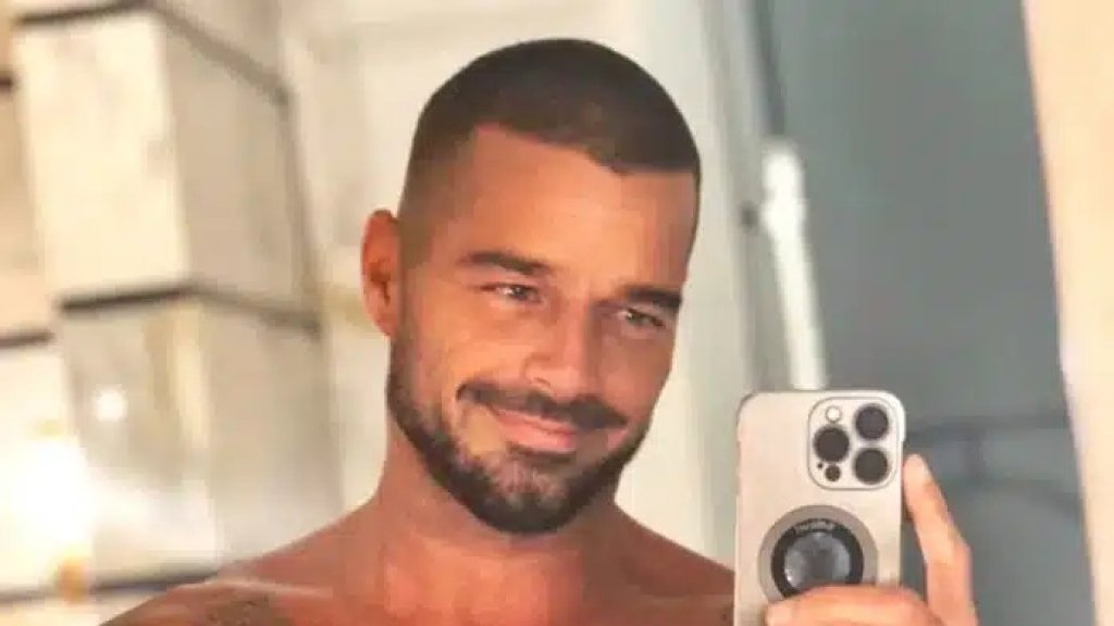 Ricky Martin nackt