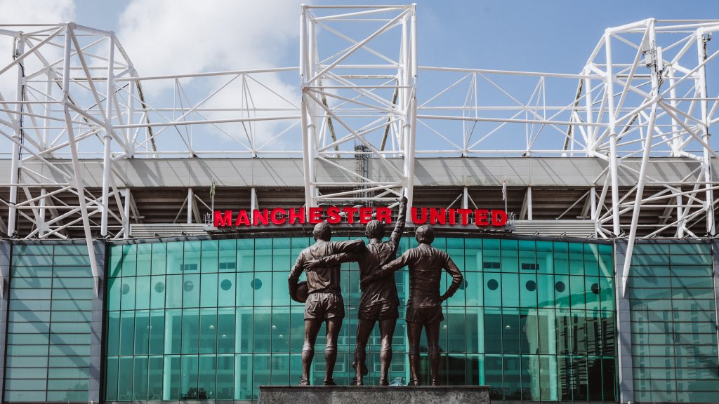 Manchester United sperrt Fan drei Jahre wegen Homophobie