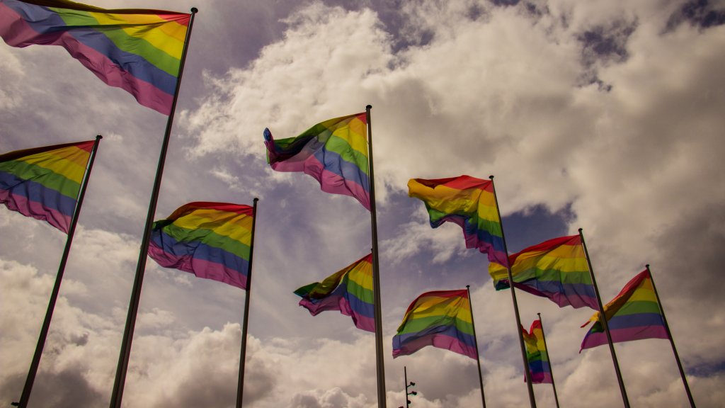 Verbot von Pride-Flaggen 