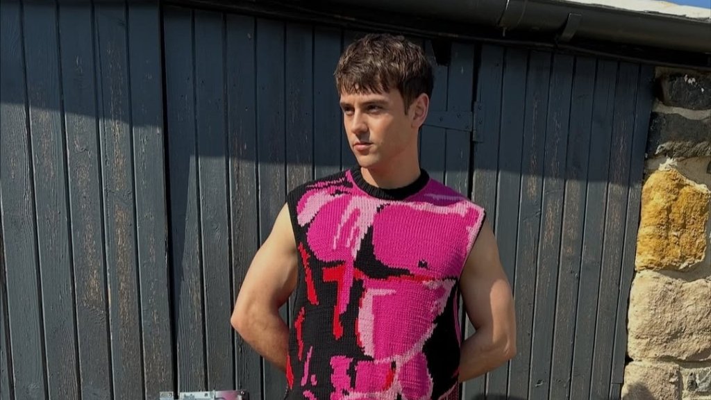 Tom Daley feiert die Wolle