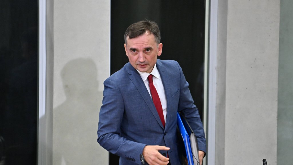 Ungarn gewährt homophobem polnischen Ex-Justizminister Asyl