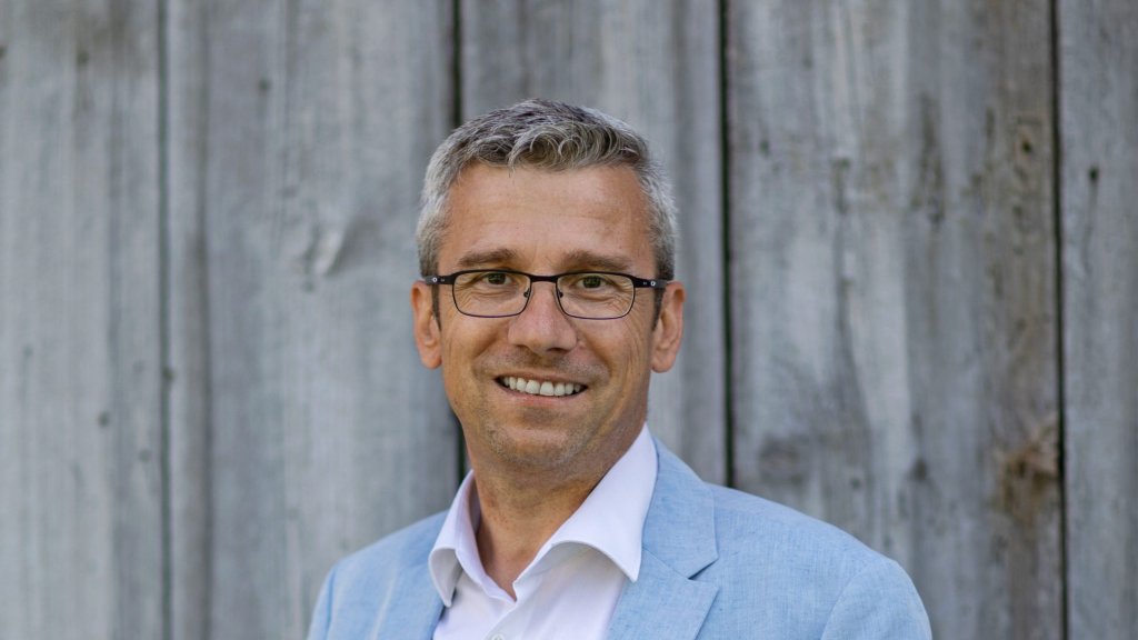 Autorenlesung Hans Ippisch 
