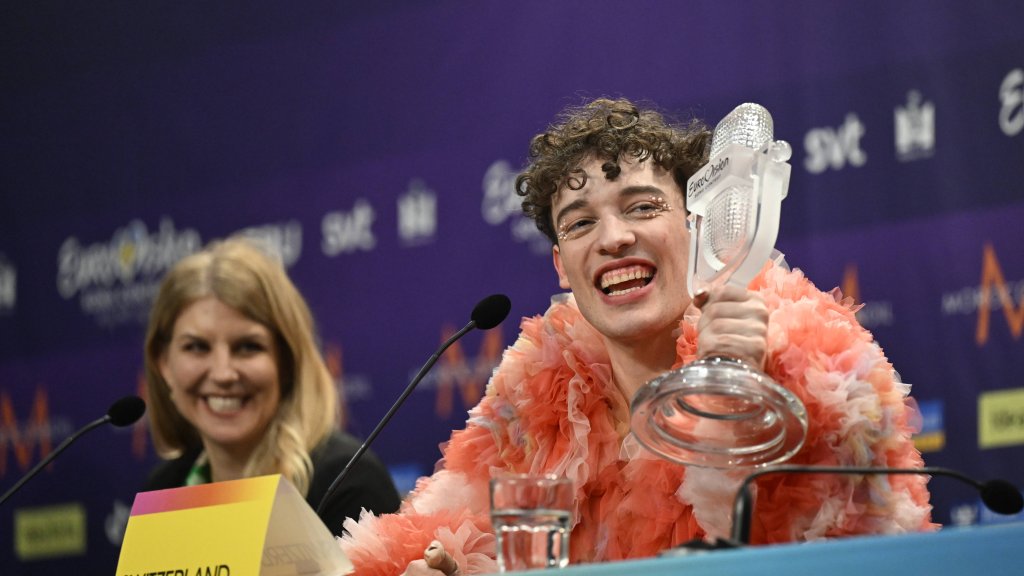 ESC-Trophäe in Scherben 