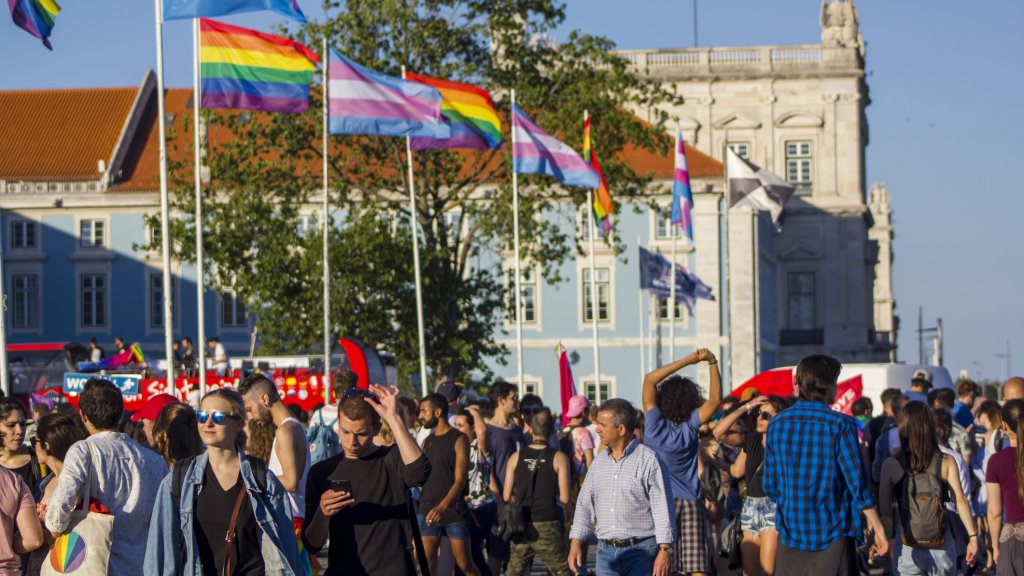 Angriff auf Pride-Flagge 